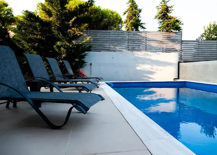 Seaview Pool Villa Near Beach And Athens Airport